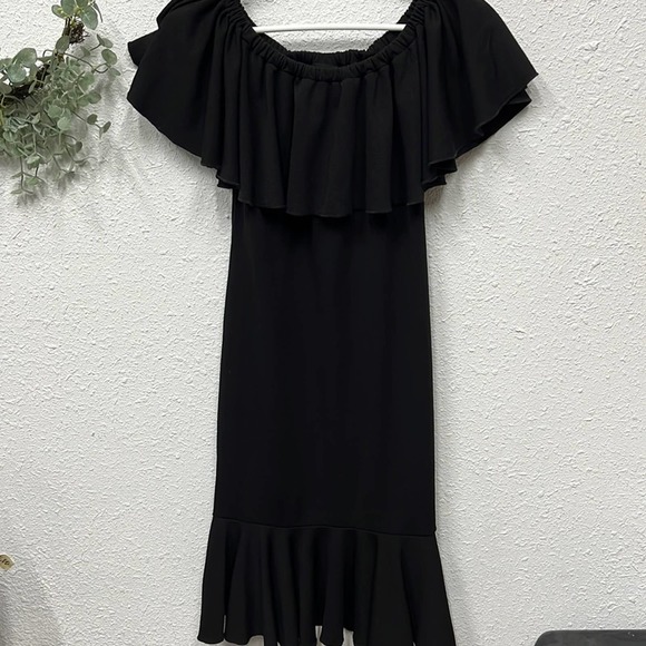 LuLaRoe Dresses & Skirts - Lularoe Black Cici Dress XS Solid Off-Shoulder Ruffle Stretch Knit
